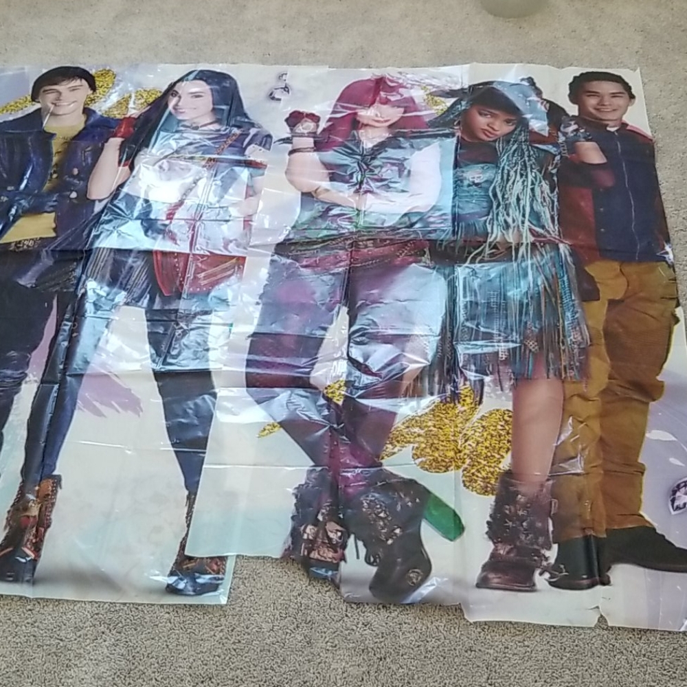 5/$25 Disney posters Descendants (4)